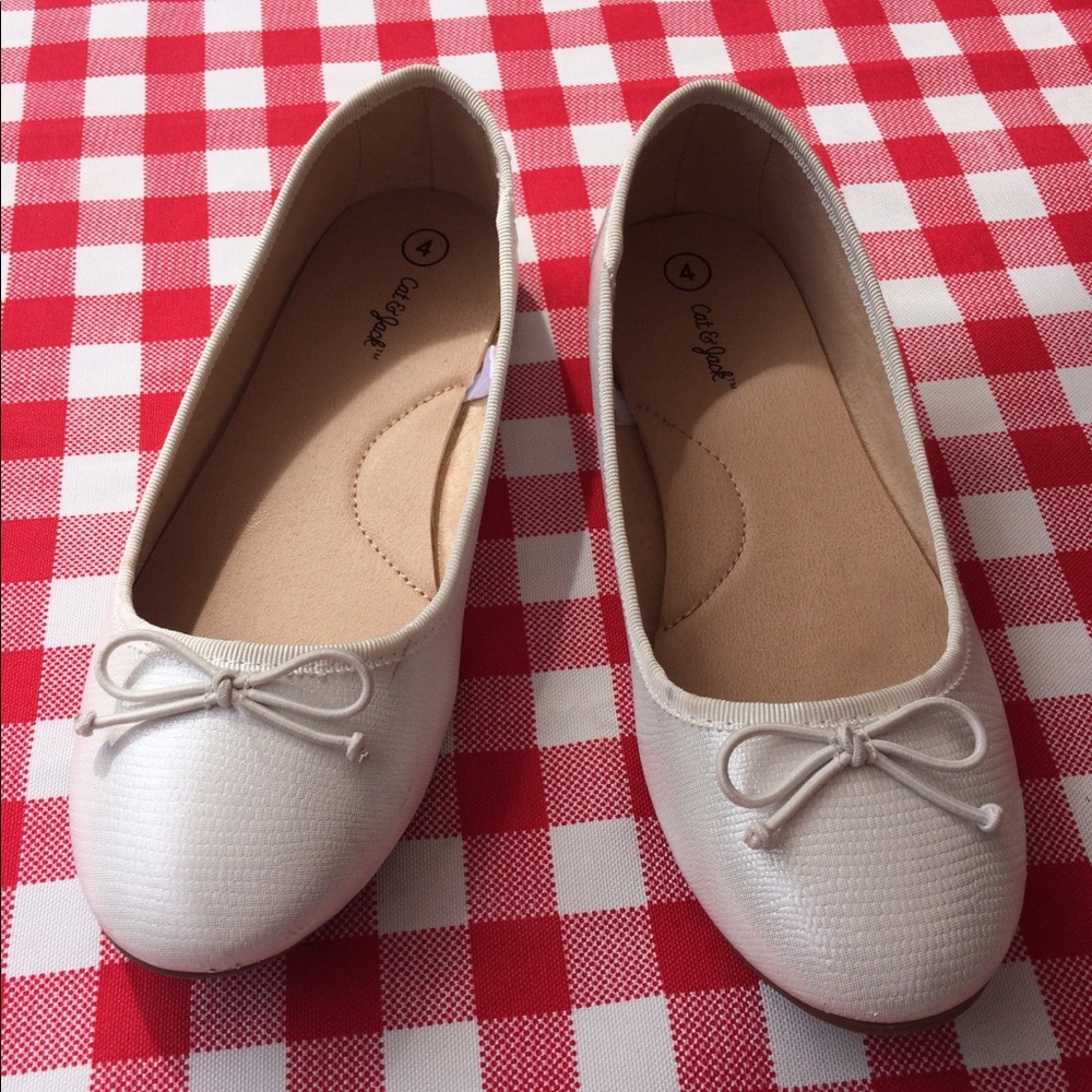 Cat & Jack Pearl Shimmering White Flats Shoes